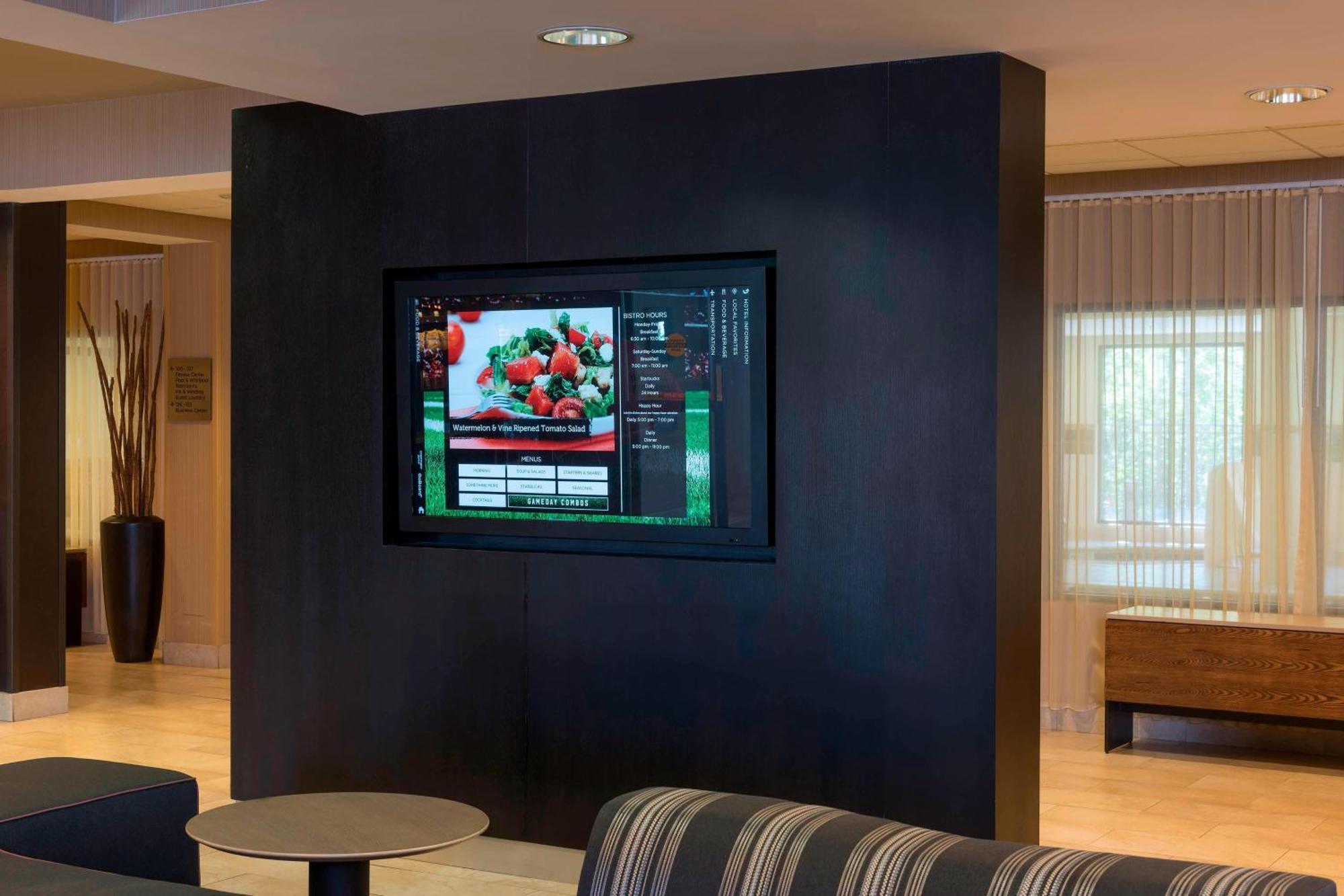 Courtyard By Marriott Traverse City Exterior foto