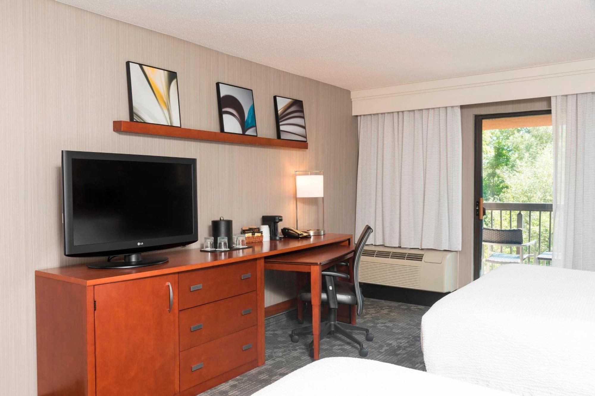 Courtyard By Marriott Traverse City Exterior foto